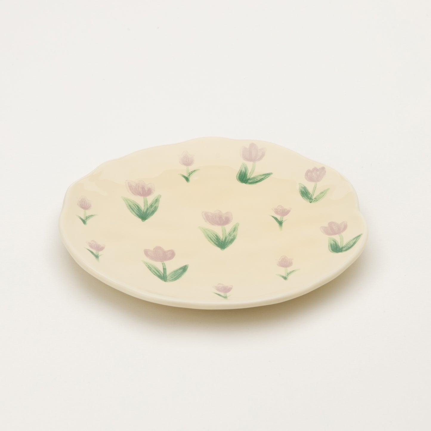 Керамична чаша с чинийка „Лале“ – ръчно рисувана