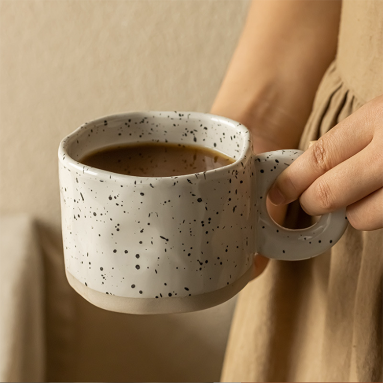 Керамична чаша с дръжка пръстен – петниста глазура, 275 мл