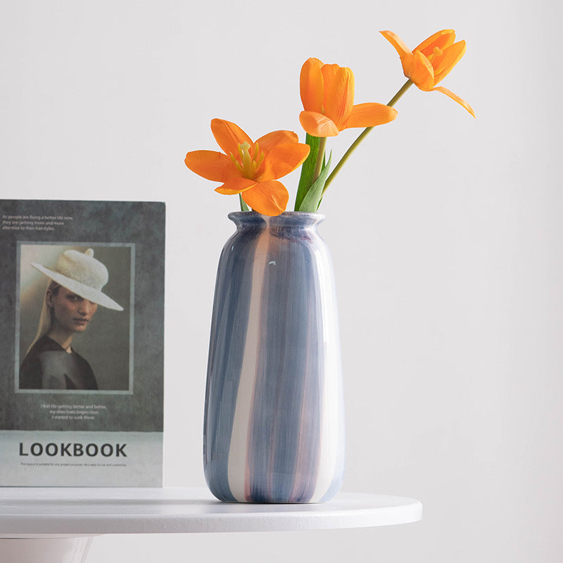 Керамична ваза в синьо-бял десен