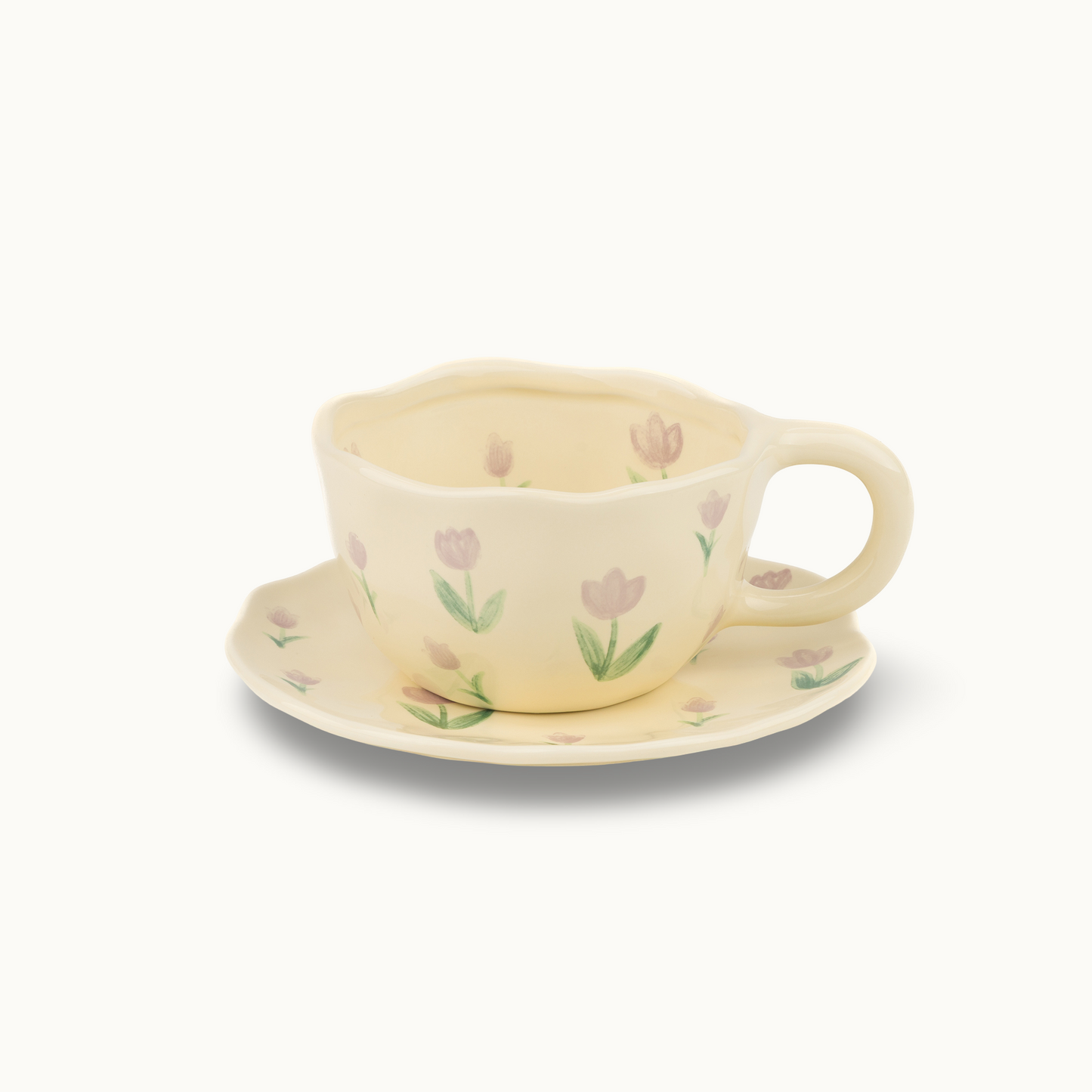 Керамична чаша с чинийка „Лале“ – ръчно рисувана, 300 мл