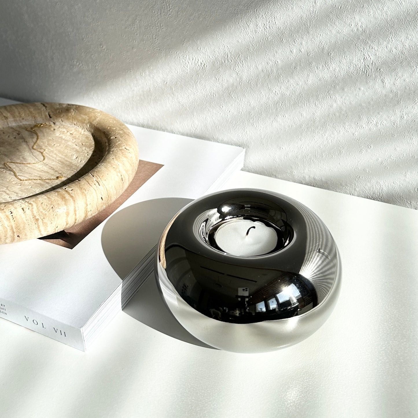 Огледален свещник от керамика – три модела в сребърен цвят