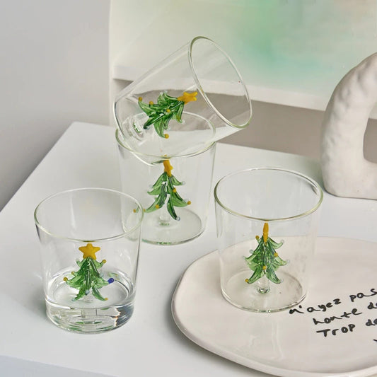 Коледна стъклена чаша с декоративна фигурка елха – 300 ml