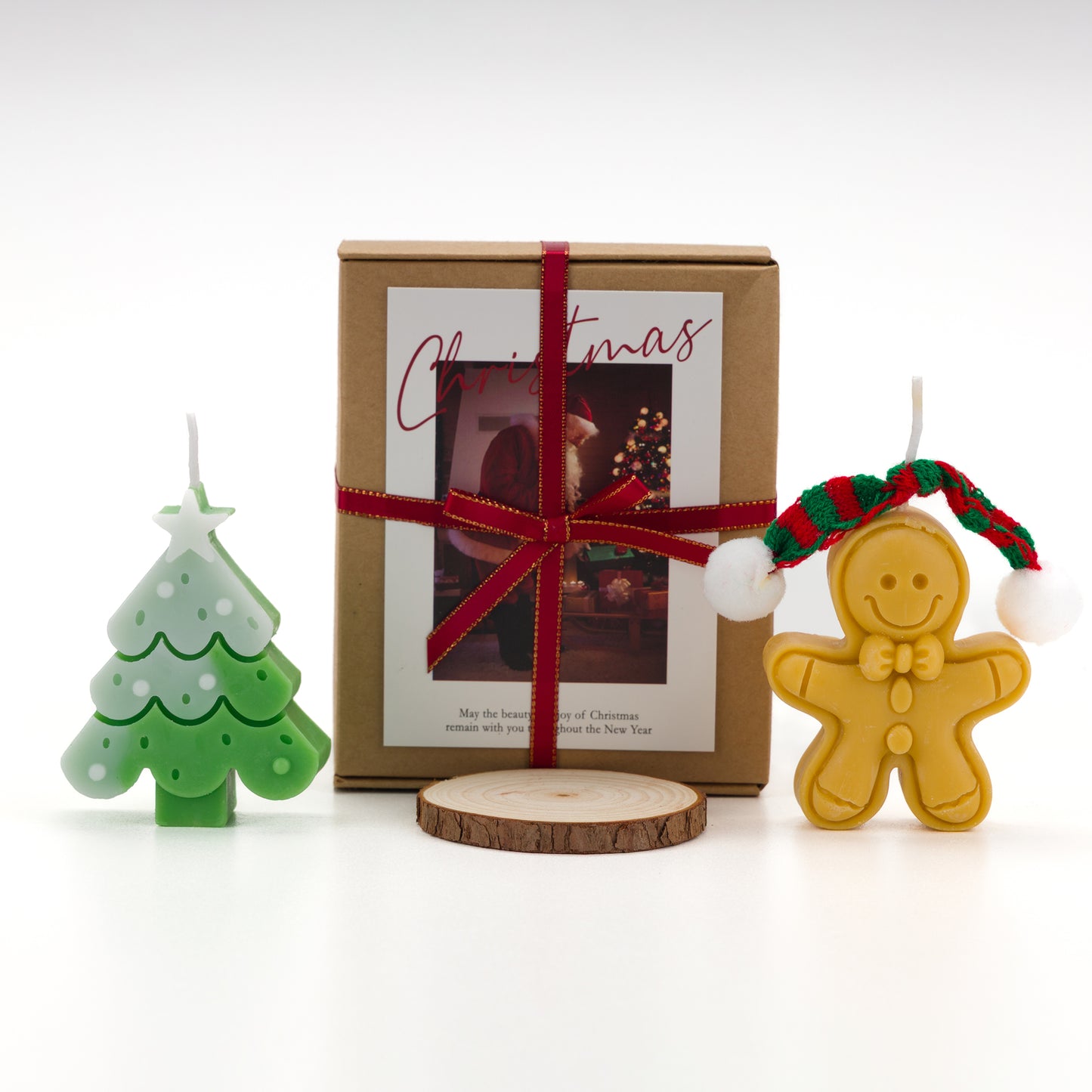 Коледна Подаръчна Кутия с Ароматна Свещ и Празнични Аксесоари – 4 Варианта