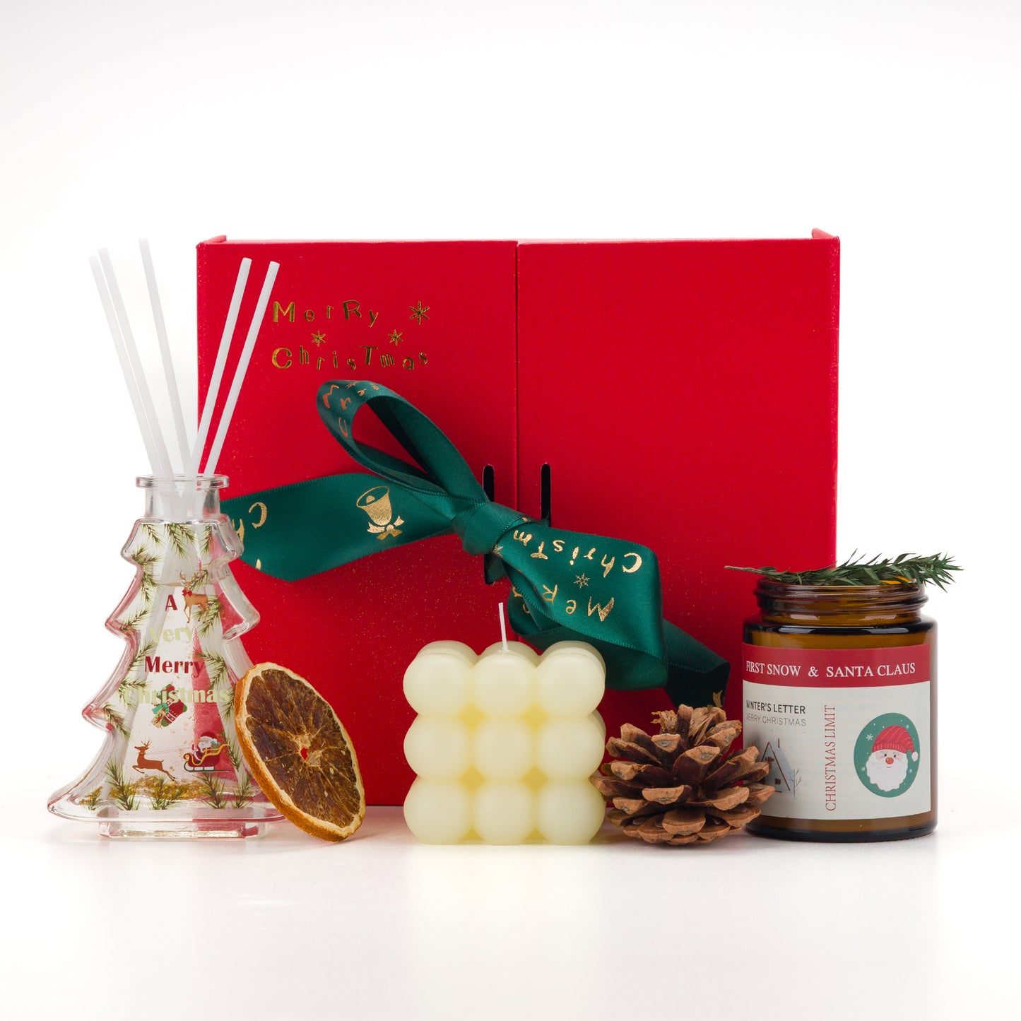Коледен Ароматен Сет – Свещи, Дифузер и Декорации в Подаръчна Кутия